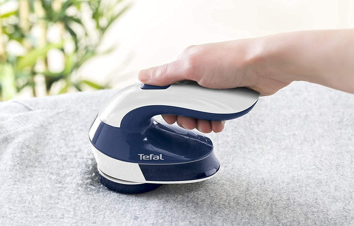 Tefal JB1013 Fusselrasierer (4 Klingen, 4 Höheneinstellungen, 3V-Motor, Einfach zu entleeren) weiss/