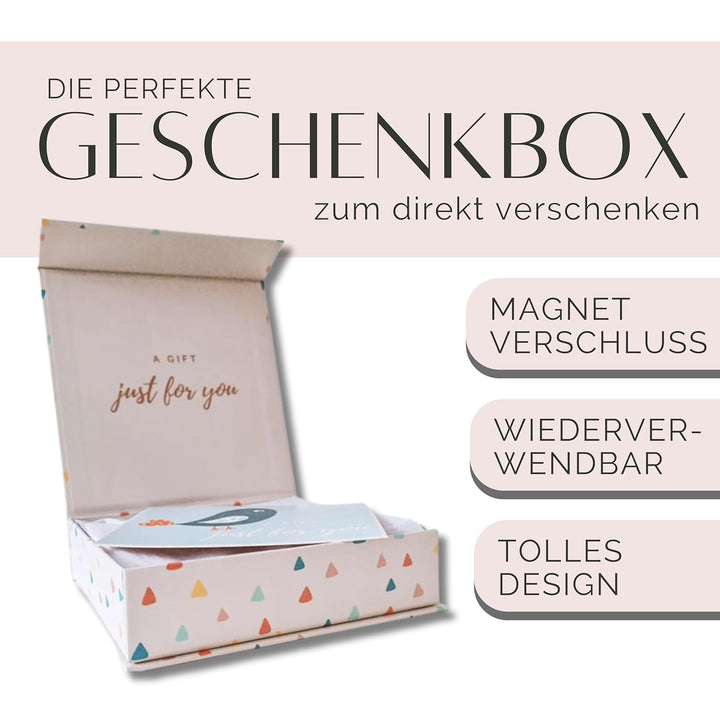 LILEJO Geschenk zur Geburt - Baby Geschenk für Mädchen und Junge - Mütze/Halstuch/Socken mit Grusska