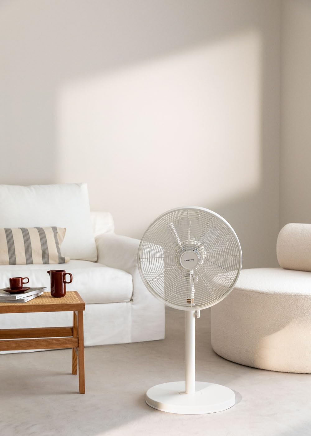 CREATE / AIR STAND WOOD/Standventilator Weiss und Naturholz mit Oszillation 75º / 50W, Ø36cm, 3 Gesc