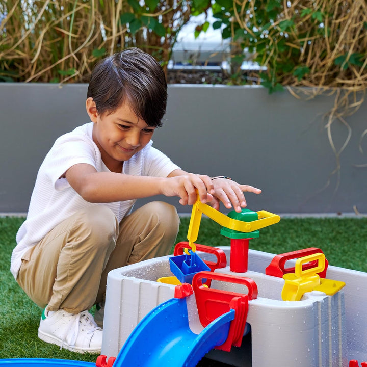 AquaPlay Harbour Wasserbahn - Outdoor-Wasserspiel mit Bahn, Booten und 2 Spiel-Figuren - Wasserspiel