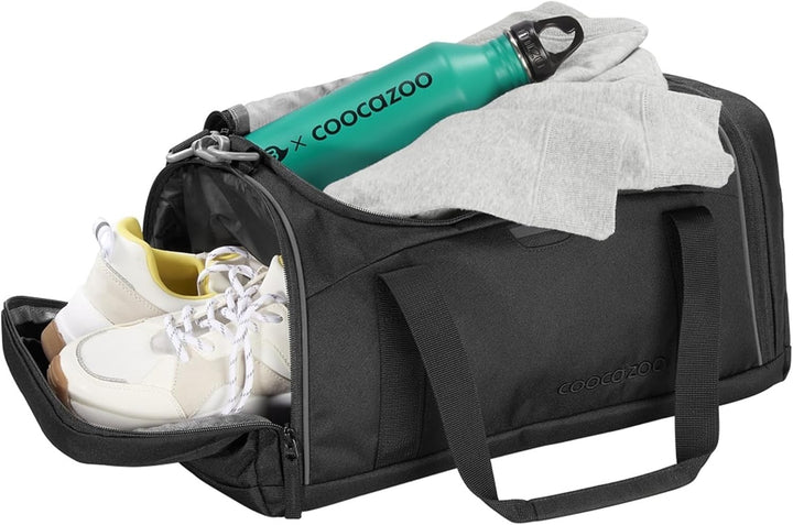 coocazoo Sporttasche „Black Coal“, schwarz, Hauptfach, Nasswäschefach, Seitentasche, Reflektoren, 20