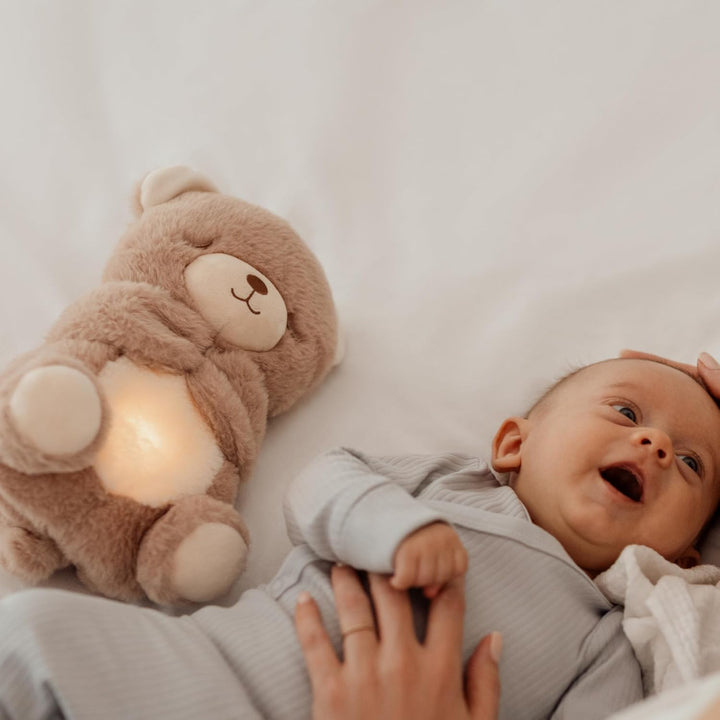 Nuby Mein Beruhigender Kuschelbär – Gute-Nacht-Kuscheltier – Musik- und Leuchtendes Baby-Nachtlicht