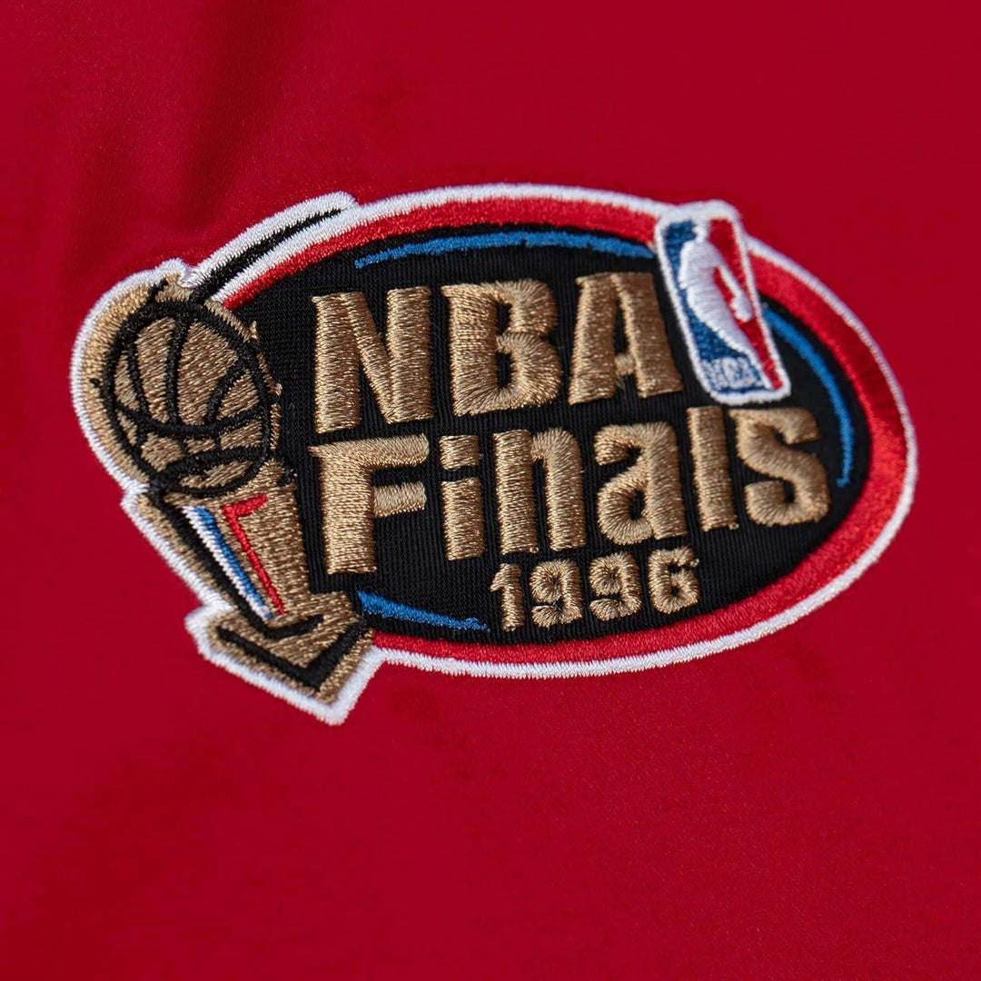 Mitchell & Ness NBA Heavyweight Satin Jacket S Chicago Bulls, Rot, S Chicago Bulls, Rot