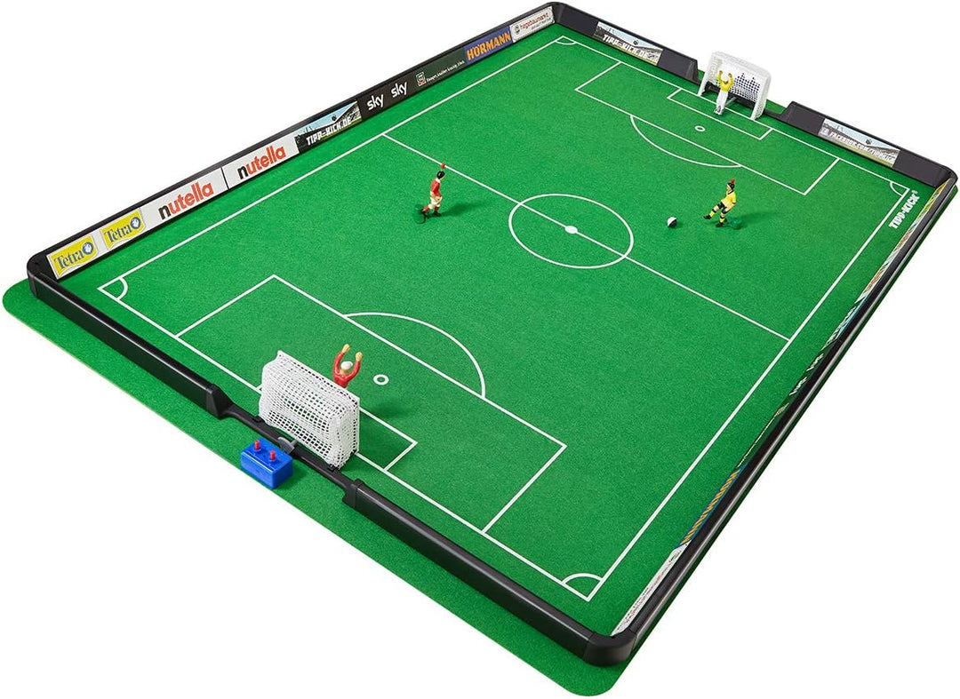 TIPP-KICK Cup 108x71 cm mit Bande – Das spielfertige Set mit 2X Spieler, 2X Torwart, 2X Netztor, 2X