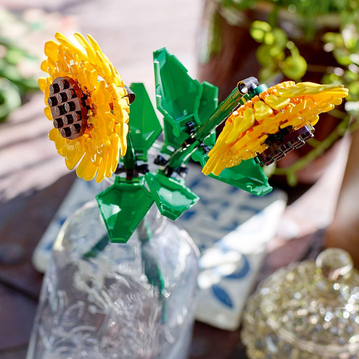 LEGO Botanicals Sonnenblumen - Set mit Kunstblumen für Kinder ab 8 Jahren - Kinderzimmer-Deko oder B