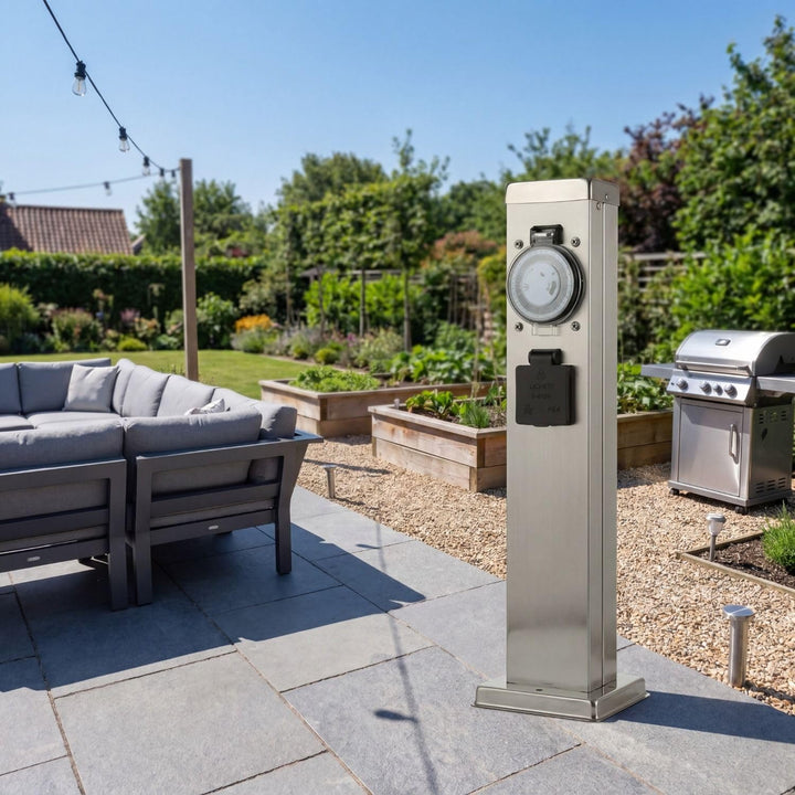 Licht-Erlebnisse Energiesäule Edelstahl in Silber IP44 Garten 43,5 cm hoch mit Zeitschaltuhr Steckdo