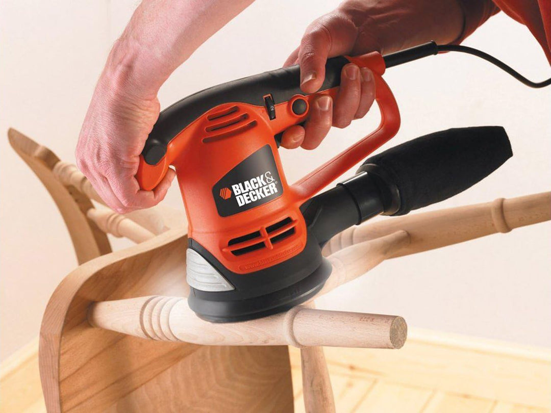 Black+Decker Exzenterschleifer (480W inklusive Staubfangsack, Klett-Fix-System, inklusive 3 Schleifs