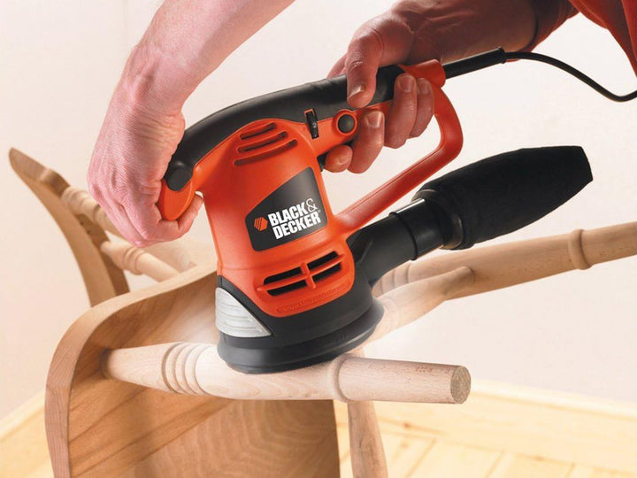 Black+Decker Exzenterschleifer (480W inklusive Staubfangsack, Klett-Fix-System, inklusive 3 Schleifs