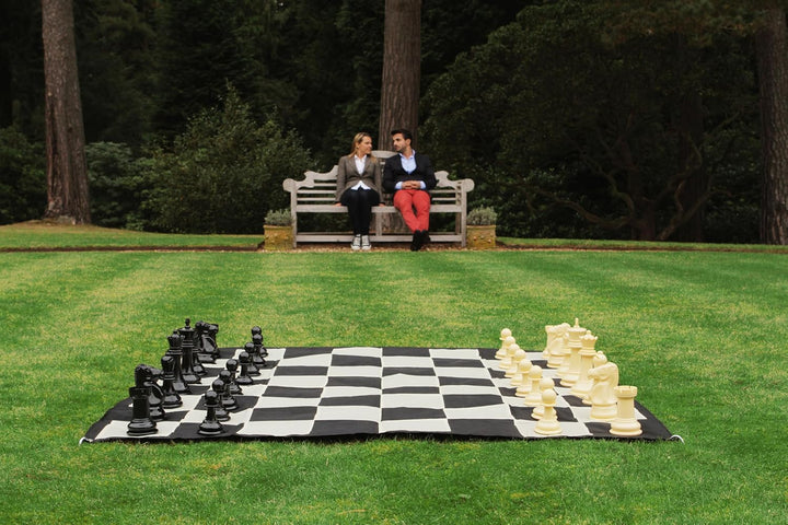 Ubergames Europe Gartenschach, bis zu 20cm hoch, inkl. Matte 90x90 cm