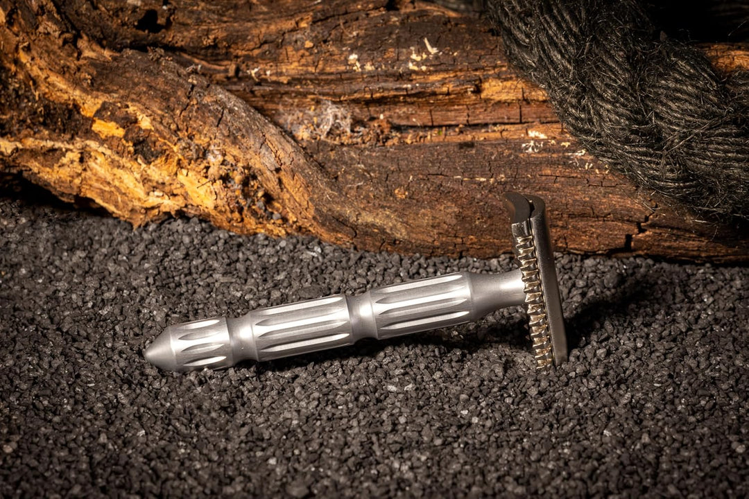 The Goodfellas' smile GOODFELLAS' SMILE Safety razor open comb GLADIO 150 ml