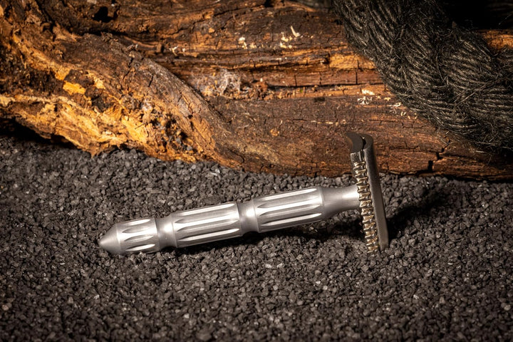 The Goodfellas' smile GOODFELLAS' SMILE Safety razor open comb GLADIO 150 ml