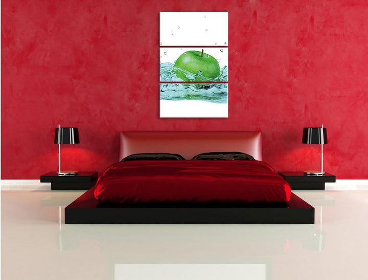 Pixxprint Grüner Apfel fällt in Wasser als Leinwandbild/Grösse: 3 Teilig (120x80) cm/Wandbild/Kunstd