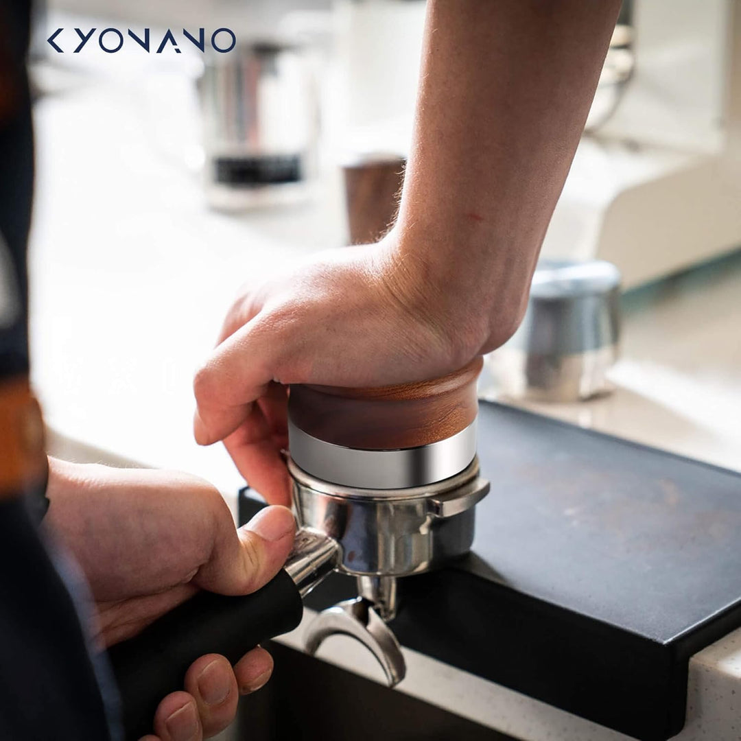 KYONANO Distributor 58mm höhenverstellbar, Kaffeepulver-Verteiler aus Premium Edelstahl &amp; Gelbe Birn