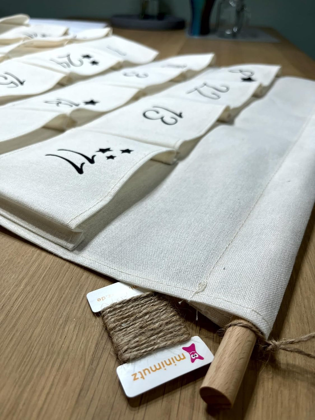 minimutz XL Adventskalender mit Name personalisiert für Kinder | 24 Taschen zum selber Befüllen gros