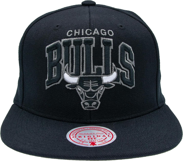 Mitchell & Ness NBA Team Arch Snapback Cap Chicago Bulls Black