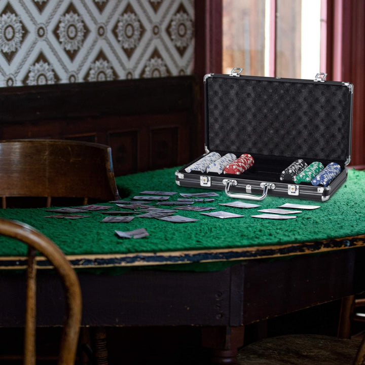 Relaxdays Pokerkoffer, 300 Pokerchips ohne Wert, 2 Kartendecks, 5 Würfel, Dealerbutton, abschliessba