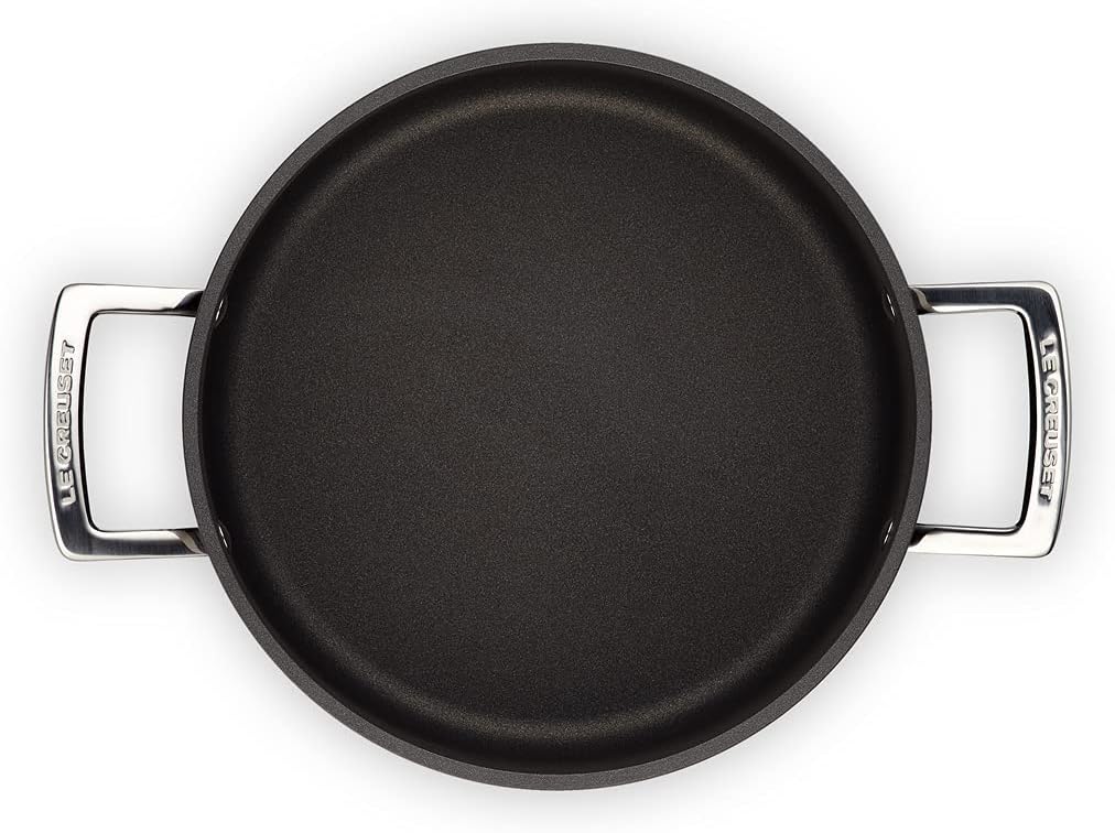 Le Creuset Aluminium-Antihaft Fleischtopf mit Glasdeckel, Ø 24 cm, Für alle Herdarten inkl. Induktio