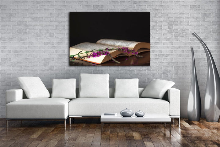 deyoli aufgeschlagenes Buch mit einem Lavendelzweig Format: 80x60 als Leinwandbild, Motiv fertig ger