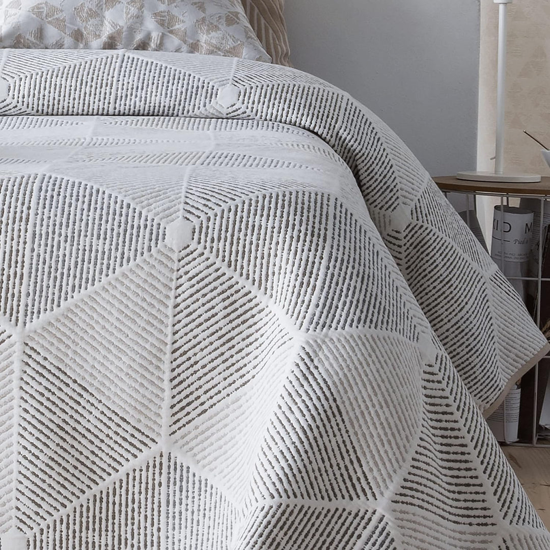 VIALMAN Leichte Tagesdecke Sofia 27 für Doppelbett von 180 und 200 cm, Tagesdecke für Betten mit 180
