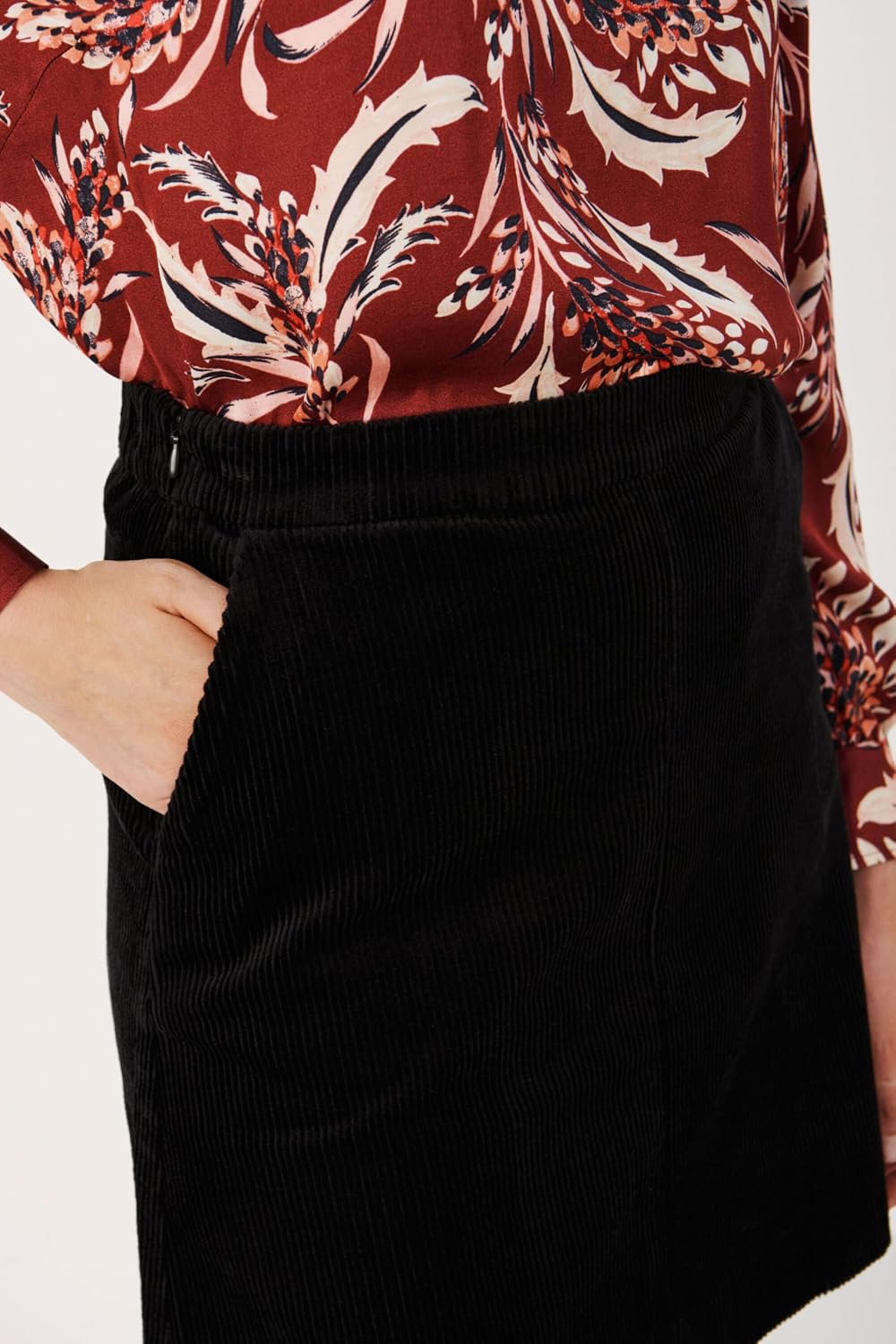 PART TWO Damen Women's Mini High-Waisted Pockets Corduroy Fabric Elastic Waist Skirt 34 Schwarz, 34