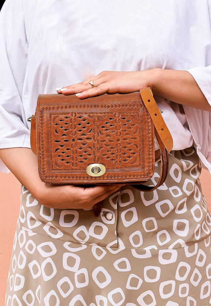 ALMADIH kleine Leder Damentasche Umhängetasche AMIRA Naturleder traditionelle Handarbeit Ledertasche