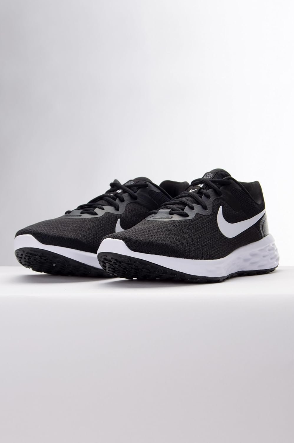 Nike Herren Revolution 6 Sneaker 44.5 EU Black White Iron Grey, 44.5 EU Black White Iron Grey