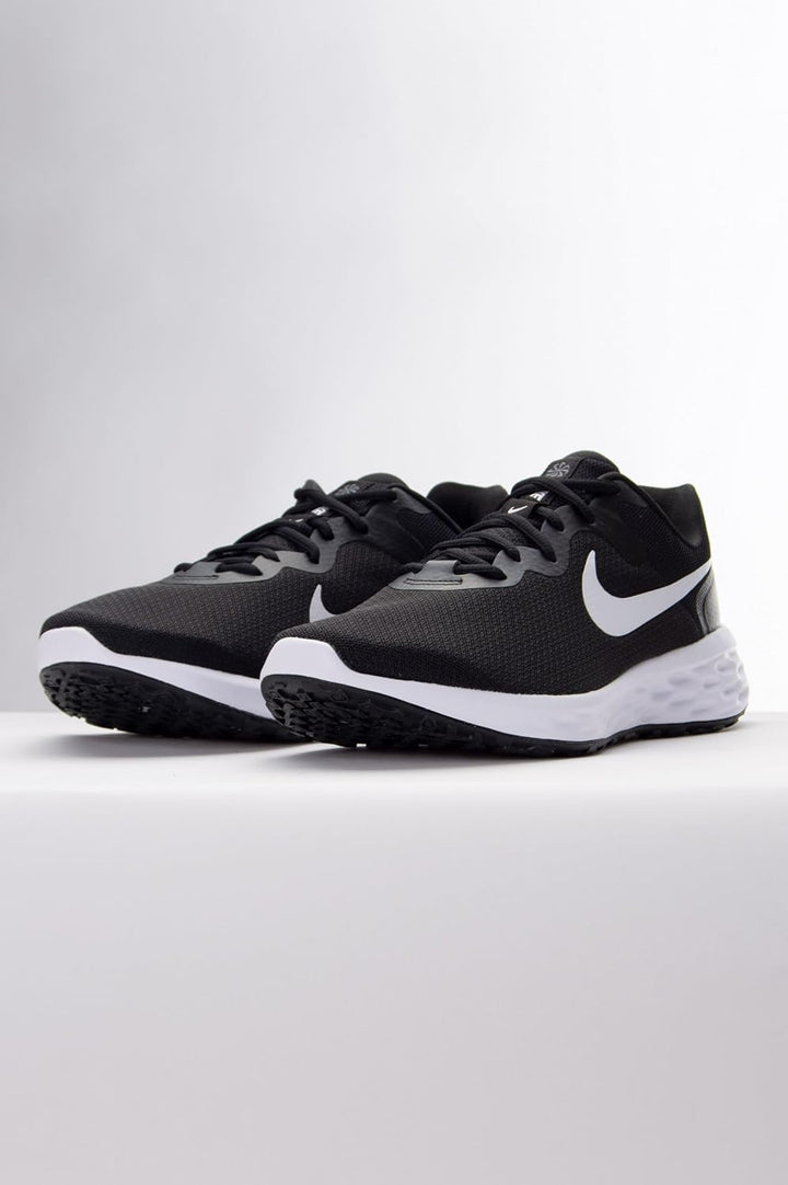 Nike Herren Revolution 6 Sneaker 44.5 EU Black White Iron Grey, 44.5 EU Black White Iron Grey