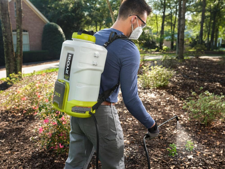 RYOBI 18 V ONE+ Akku-Drucksprüher RY18BPSB-0 (mit Tragegeschirr, 88 l/h Durchflussmenge, Einstellbar