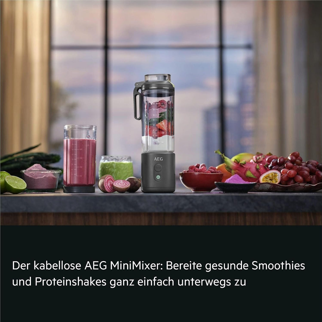 AEG Tragbarer Standmixer, auslaufsicherer 500 ml Trinkbehälter, PB4-1-2CG | Akku Smoothie Maker wied