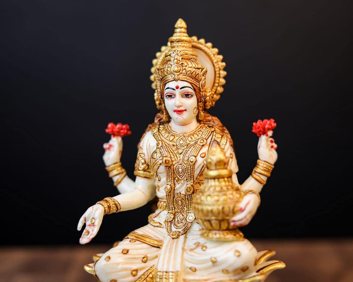 SHIVAJI ARTS Lakshmi Statue Zuchtmarmor, 18 cm, Weiss, Grösse M, 1 Stück