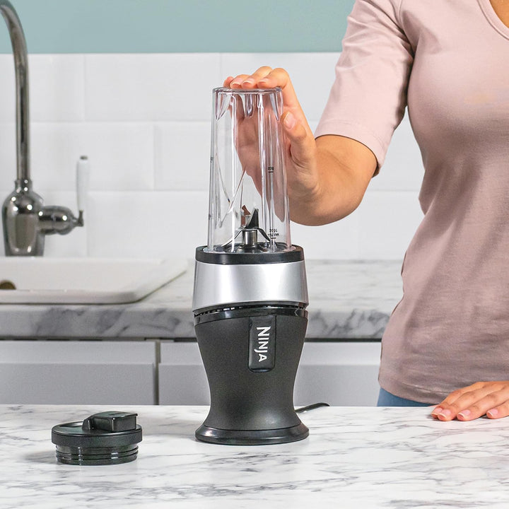Ninja 700 W Slim Mixer & Smoothie Maker, 2 x 470 ml Becher mit Ausgiessdeckel, persönlicher Mixer, C