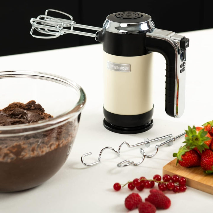Westinghouse Retro Handmixer, 5 Geschwindigkeitsstufen + Turbofunktion, 2 Rührbesen, 2 Knethaken, LC