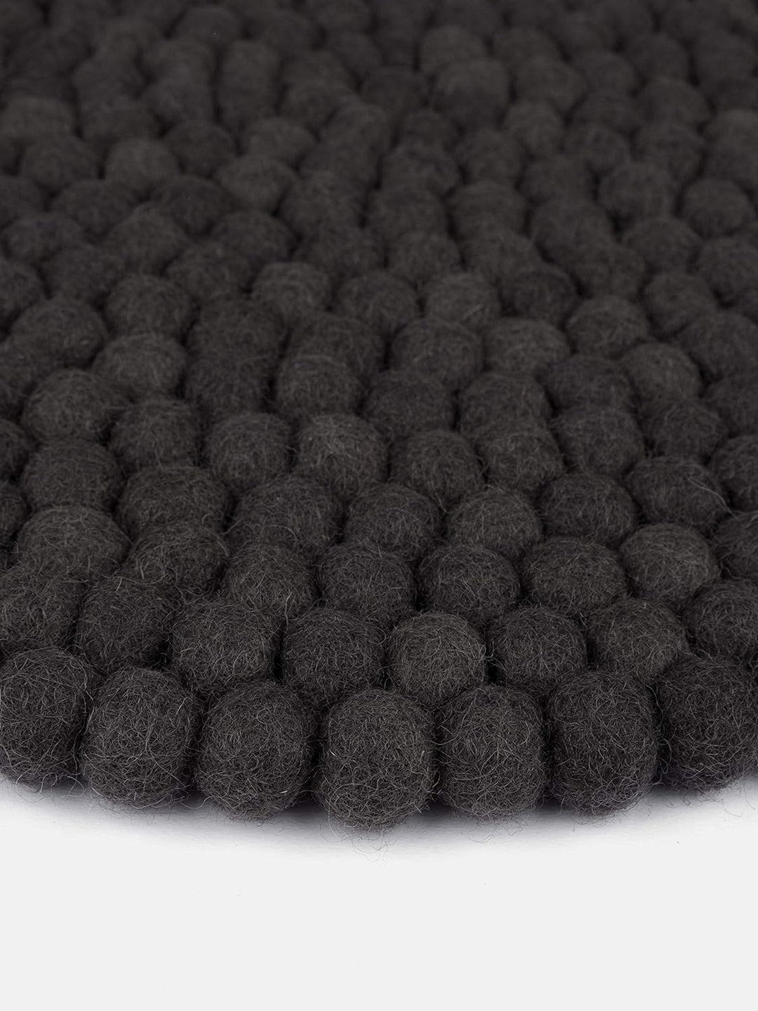 myfelt Filzkugel-Sitzauflage/Stuhlauflage - Kuno - rund, 36 cm, Anthrazit