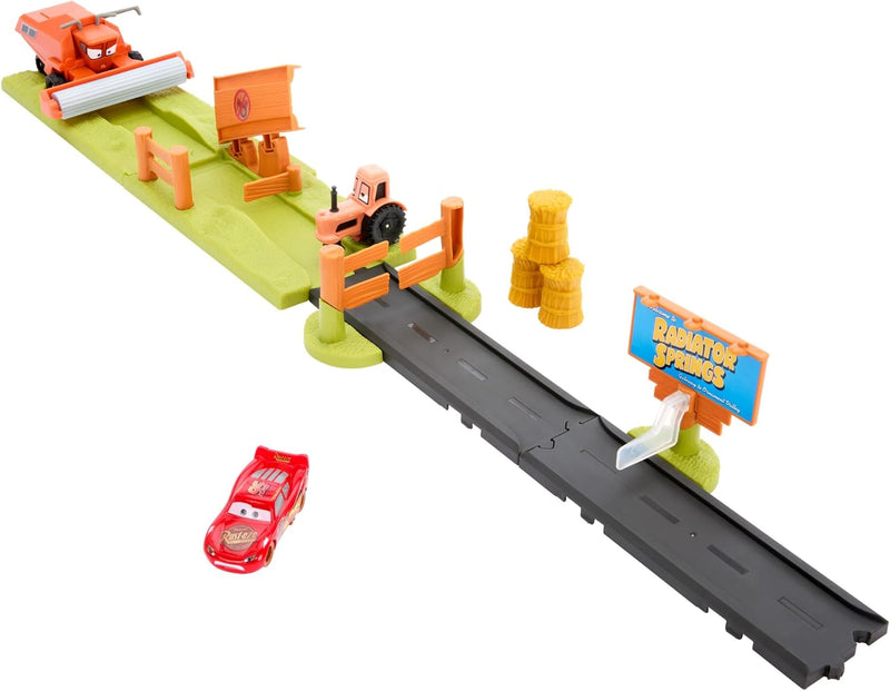 Mattel DISNEY Pixar Cars Trecker Erschrecker-Rennbahn Flucht vor Frank - Spielset mit 3 Autos und 2