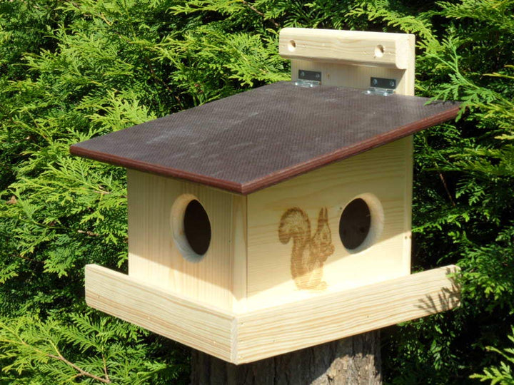 Hochwertig imprägnierter, Witterungsbeständiger XXXL Eichhörnchen Kobel/Futterhaus aus hochwertigem