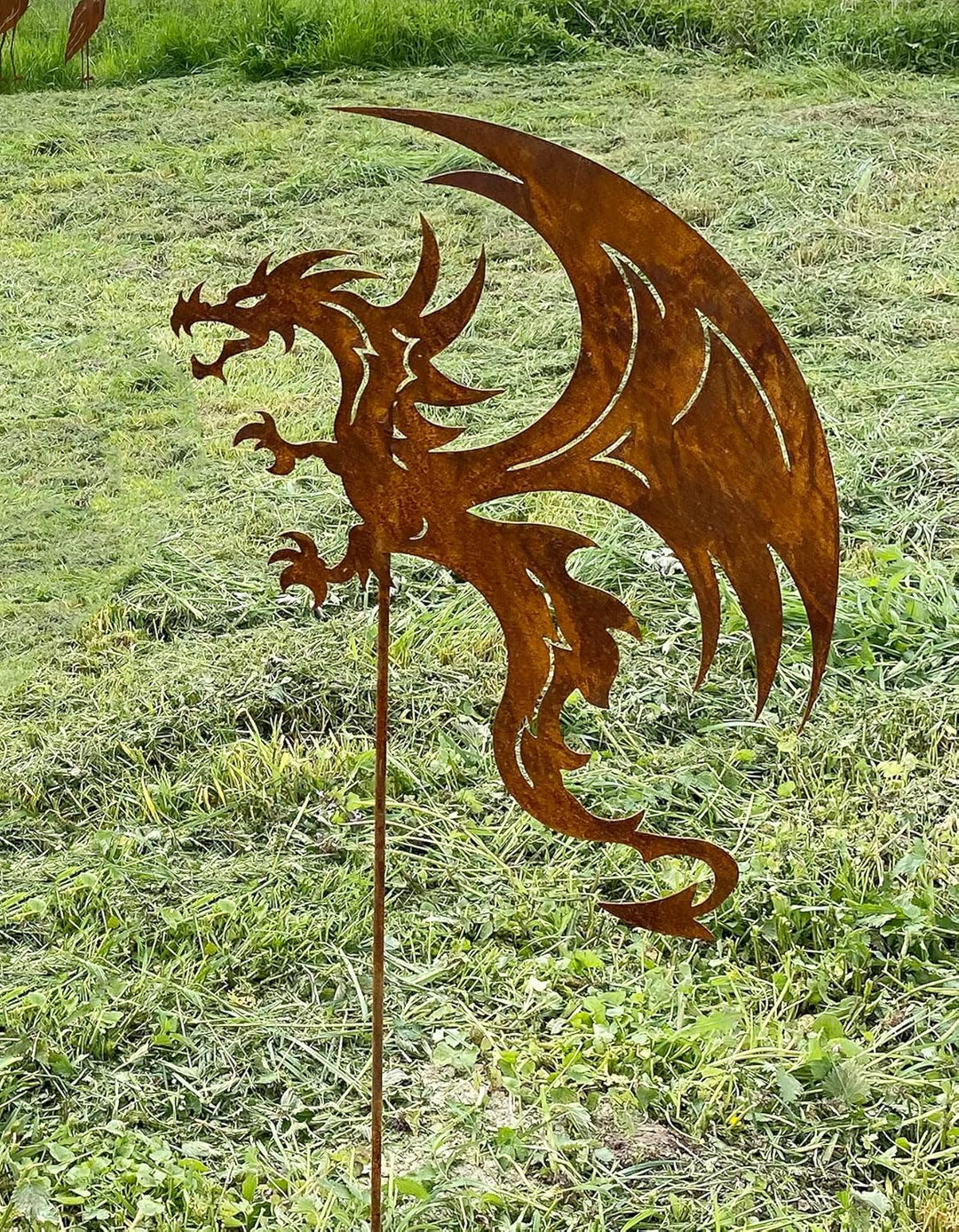 Gartenfigur Drache fliegend 63x45cm + Stab Gartenstecker Edelrost Gartendeko Wetterfest Rost Metall
