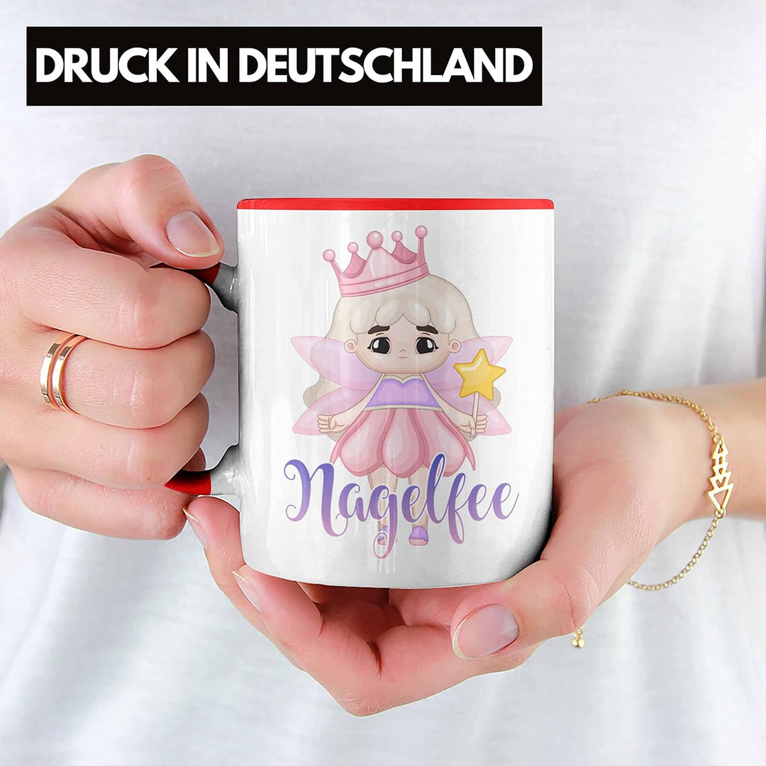 Trendation - Nagel-Fee Tasse Geschenk Nagelstudio Mitarbeiterin Gel-Nägel Spruch Süsse Grafik (Rot),