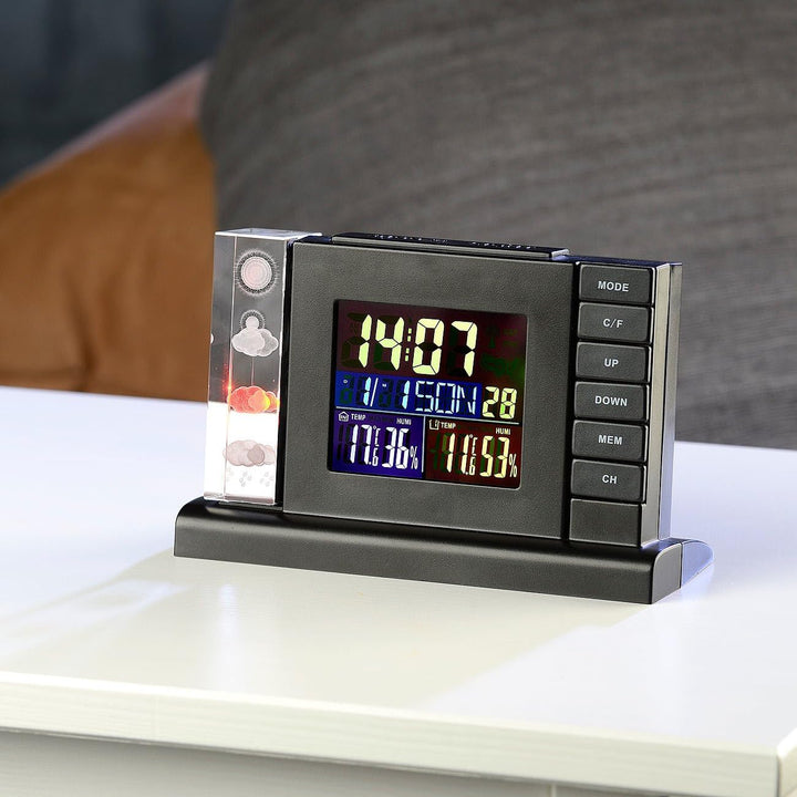 infactory Wecker mit Wetterstation: Funk-Wetterstation mit 3D-Hologramm-Anzeige, Aussensensor & Funk