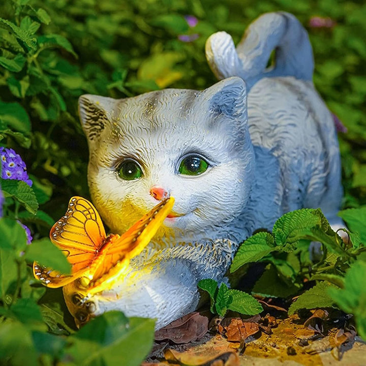 Katzen Deko Gartenfiguren mit Schmetterlinge LED Solarlampen, Wetterfest Solar-Katzenstatue für Drau
