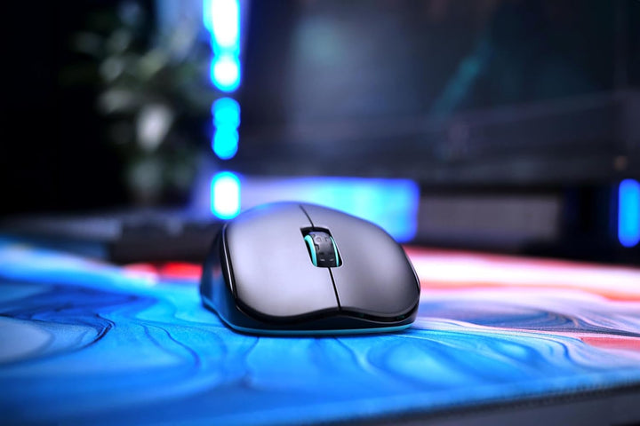 CHERRY XTRFY M68 Wireless, Ultraleichte Kabellose Gaming-Maus, 2,4 GHz Funk, Optimiert für esports,