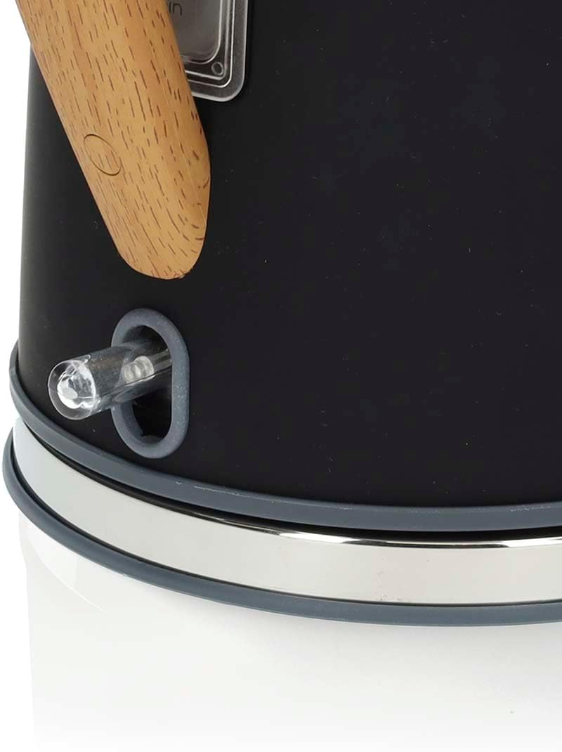 Wasserkocher - 1.7 l - Soft-Touch - Schwarz - Um 360 Grad drehbar - Verdecktes Heizelement - Strix C