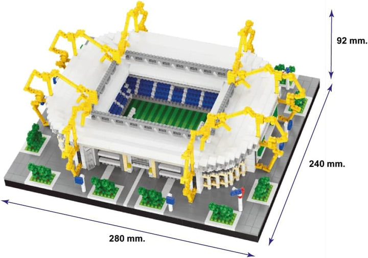 Architekturmodell zum Zusammenbauen mit Miniaturbausteinen. Fussballstadion in Dortmund, Westfalen,
