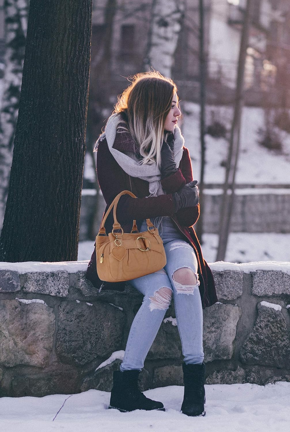 Gigi - Damen Leder Henkeltasche - Handtasche Klein/Mittelgross - mit Herz Schlüsselring - Othello 44