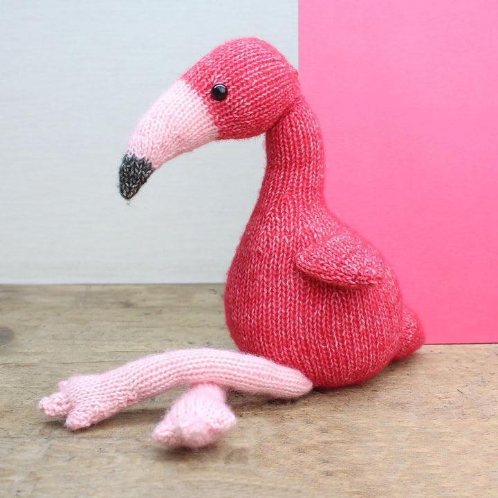 Hardicraft Strickpaket Strickset zum selber Machen mit Anleitung und Material für Chris Flamingo, ca