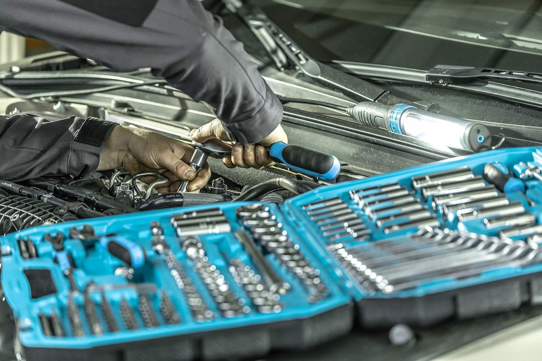 Högert Technik - Werkzeugset I Steckschlüssel, Bits und Zubehör I Hochqualitativem legiertem Cr-V-St