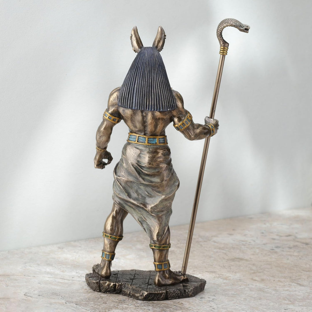 Veronese Design 26,7 cm hohe ägyptische Gott-Anubis mit Kobra-Kopf-Zepter-Statue
