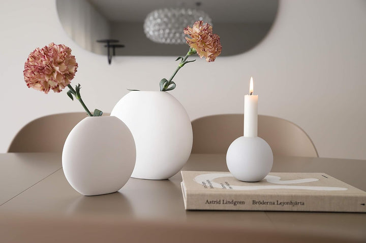 Cooee Design Vase Pastille aus Keramik in der Farbe Weiss Handgefertigt, Durchmesser: 20cm, Höhe: 19