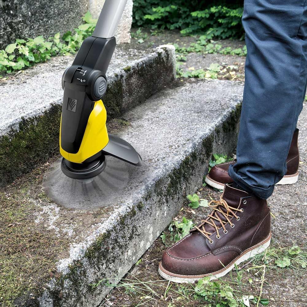 Kärcher 18 V Akku-Unkrautentferner WRE 18-55, Nylonborsten-Kopf mit max. 2.800 U/min, schwenkbarer R