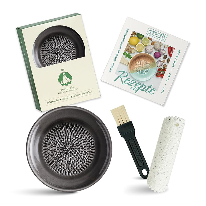 Evergrate® Keramikreibe Anthrazit mit Geschenkbox – mit Reibe, Knoblauchschäler, Rezeptheft & Pinsel