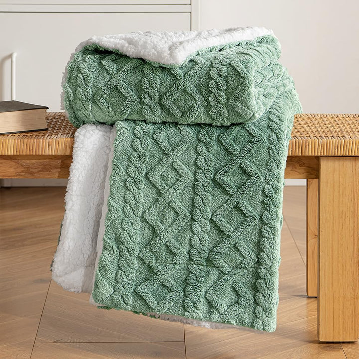 MIULEE Kuscheldecke Decke Sofa Wohndecke 130x150 cm Lammdecke Bettdecke Gestreifte Flauschige Weiche